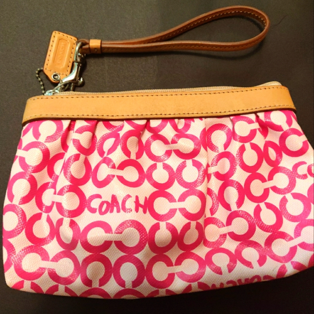 Party essential!! Coach wristlet